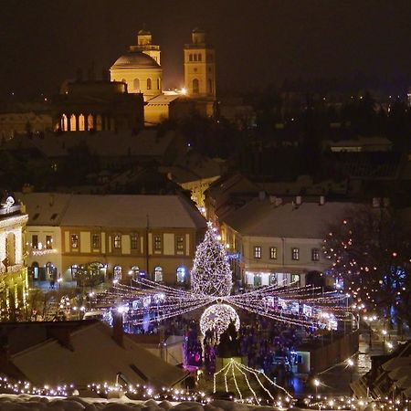 Akos Apartman Apartment Eger Bagian luar foto