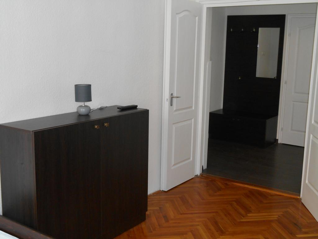 Akos Apartman Apartment Eger Bagian luar foto