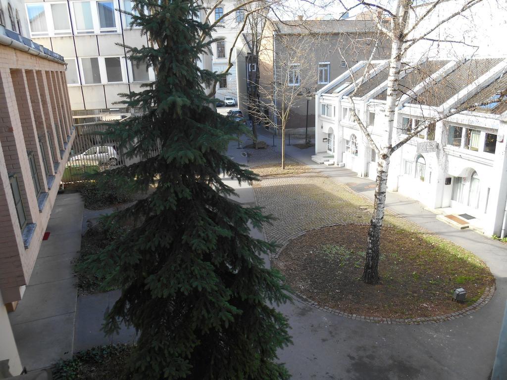 Akos Apartman Apartment Eger Bagian luar foto